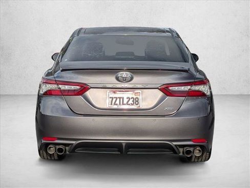 Used 2018 Toyota Camry XSE FWD image 6