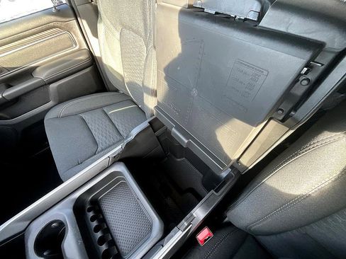 New 2026 RAM 1500 4x4 Crew Cab image 30