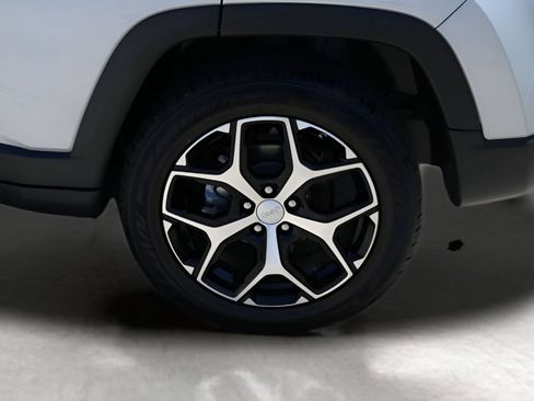 Used 2024 Jeep Compass Limited AWD/4WD image 9