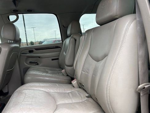 Used 2004 Cadillac Escalade ESV AWD image 23