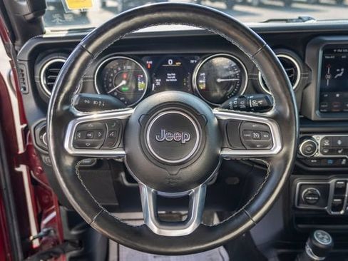 Used 2021 Jeep Wrangler Unlimited Sahara AWD/4WD image 18