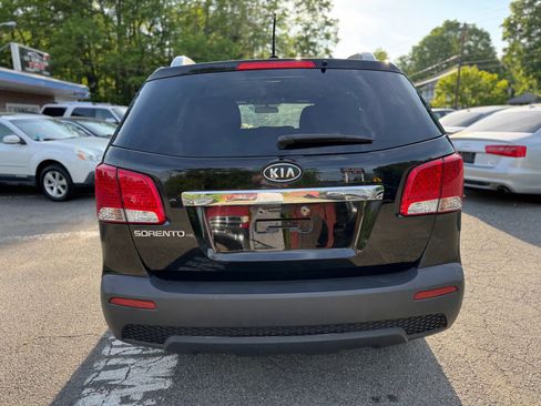 Used 2011 Kia Sorento LX image 5