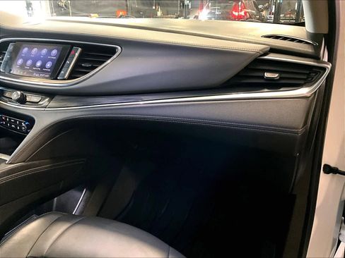 Used 2020 Buick Enclave Premium w/ LPO, Touring Package image 13