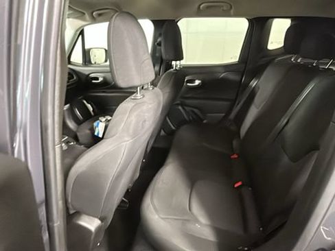 Used 2023 Jeep Renegade Latitude AWD/4WD image 26