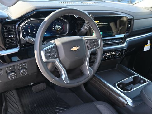Used 2026 Chevrolet Silverado 2500 LT w/ Safety Package AWD/4WD image 15