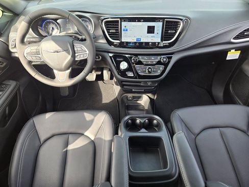New 2026 Chrysler Pacifica Select image 22