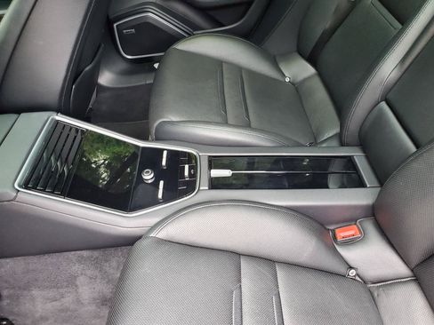 Used 2018 Porsche Panamera 4 AWD/4WD image 43