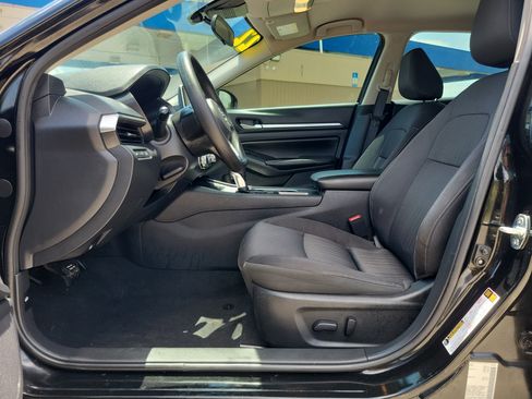 Used 2022 Nissan Altima 2.5 SV FWD image 12