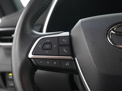 Used 2025 Toyota Highlander XSE AWD/4WD image 29