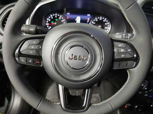 Used 2021 Jeep Renegade Latitude image 13