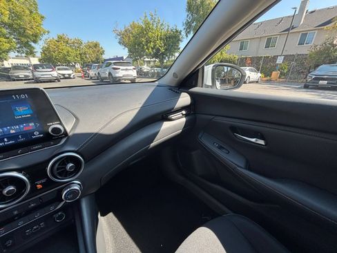 Used 2025 Nissan Sentra SV FWD image 33