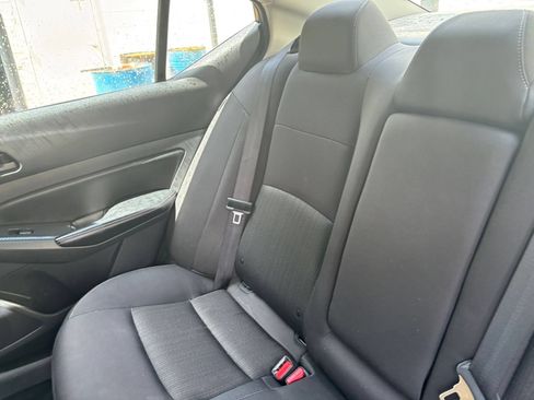 Used 2025 Nissan Altima 2.5 SV FWD image 36