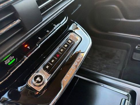 Used 2024 Lincoln Corsair AWD image 27