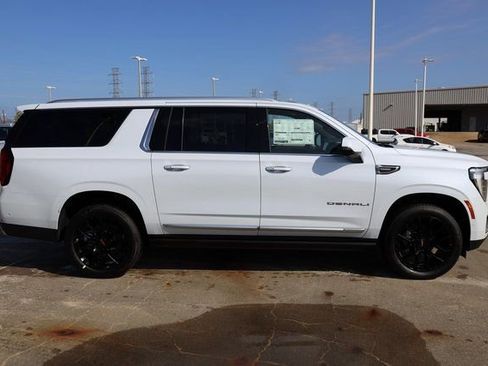 New 2026 GMC Yukon XL Denali w/ Denali Reserve Package image 4
