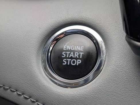 Used 2023 Toyota Highlander XLE FWD image 29