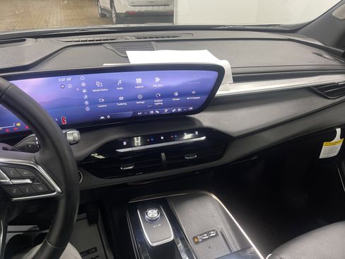 Used 2026 Buick Enclave Avenir image 29