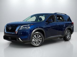 Used 2025 Nissan Pathfinder SV FWD video 1