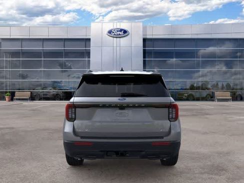 New 2025 Ford Explorer Active AWD/4WD image 5