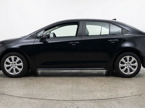 Used 2025 Toyota Corolla LE FWD image 5