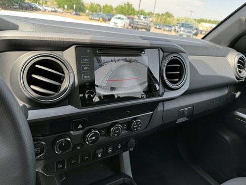 Used 2019 Toyota Tacoma TRD Sport w/ Technology Package AWD/4WD image 22