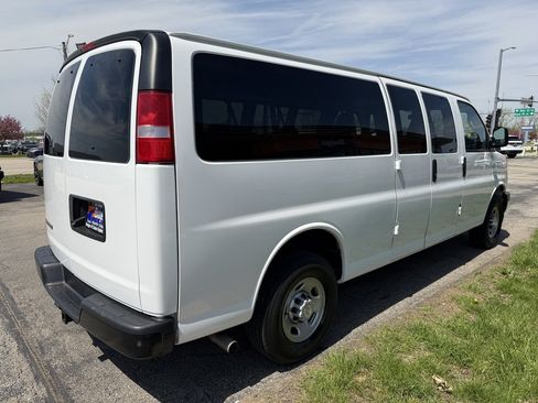 Used 2024 Chevrolet Express 3500 LT w/ LT Preferred Equipment Group RWD image 4