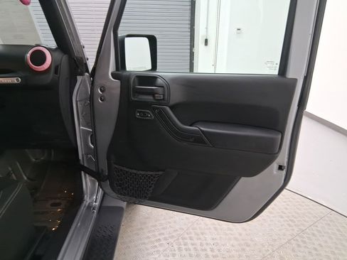 Used 2017 Jeep Wrangler Sahara w/ Connectivity Group image 25