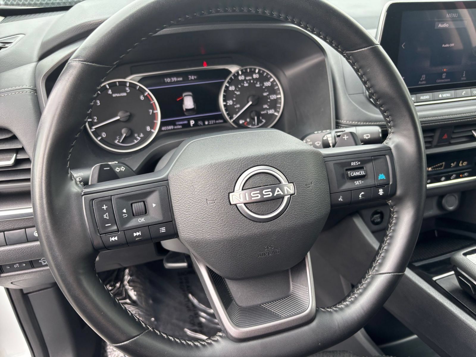 Used 2025 Nissan Rogue SV FWD image 28