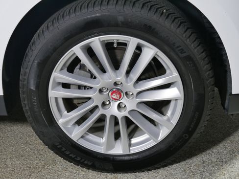 Used 2019 Jaguar F-PACE Prestige AWD/4WD image 15