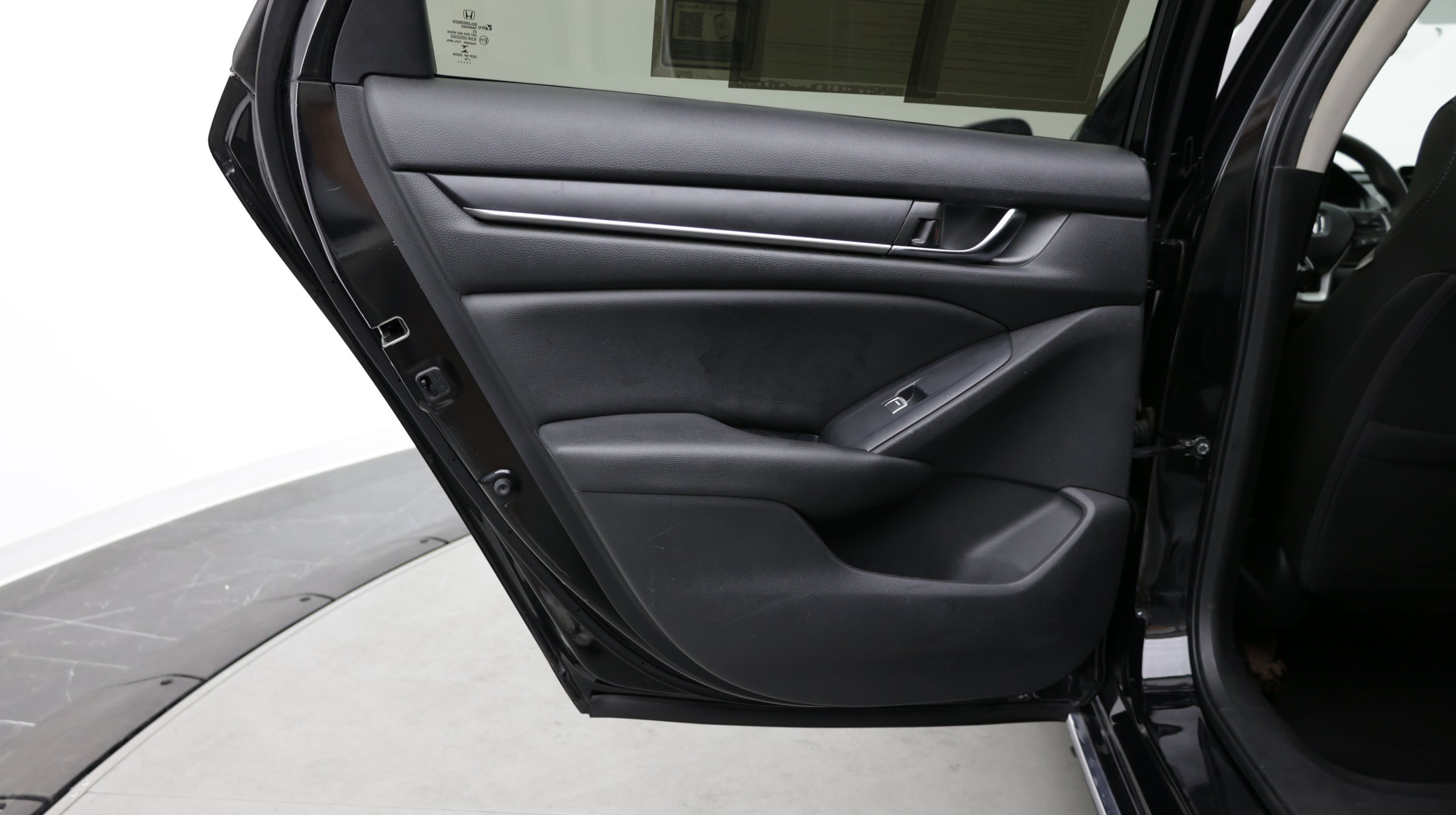 Used 2019 Honda Accord EX image 27