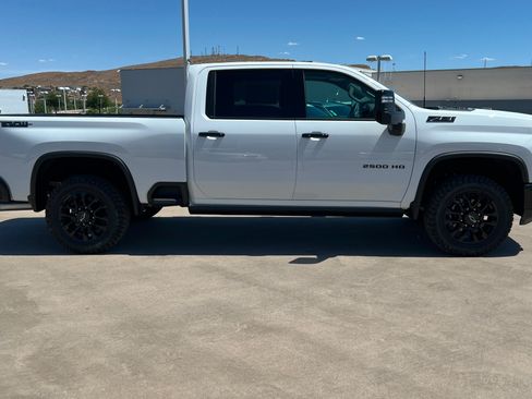New 2026 Chevrolet Silverado 2500 LTZ w/ LTZ Plus Package AWD/4WD image 7