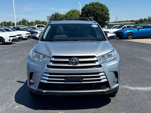 Used 2019 Toyota Highlander XLE FWD image 8