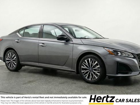 Used 2025 Nissan Altima 2.5 SV FWD image 1