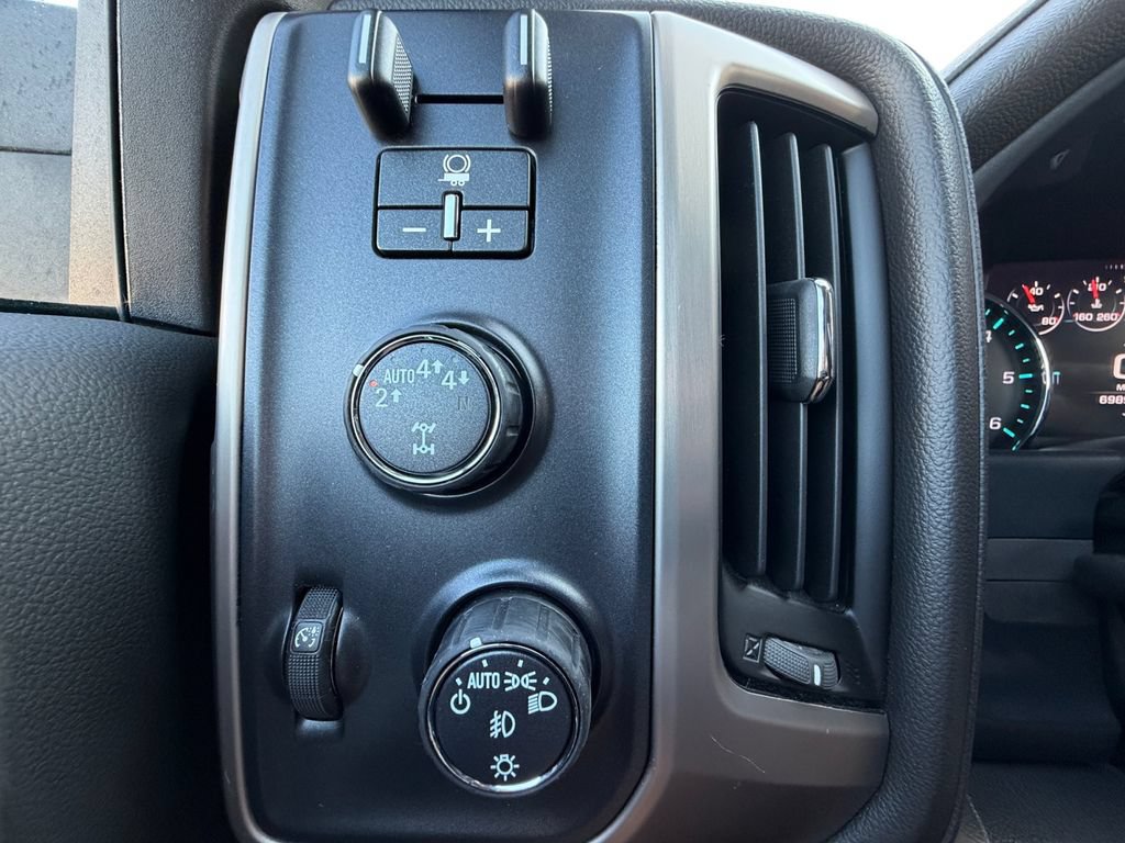 Used 2018 GMC Sierra 1500 Denali AWD/4WD image 25