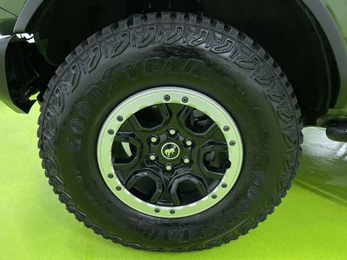 Used 2022 Ford Bronco Badlands w/ Sasquatch Package image 16