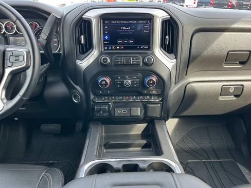 Used 2019 Chevrolet Silverado 1500 LT Trail Boss AWD/4WD image 18