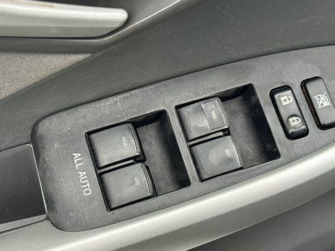 Used 2010 Toyota Prius Two image 12