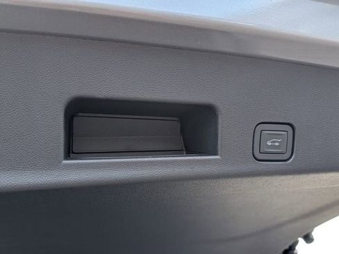 Used 2026 Chevrolet Traverse RS image 13