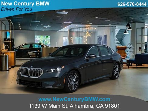 New 2026 BMW i5 eDrive40 w/ Convenience Package image 1