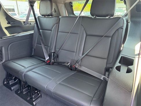 Used 2024 Chevrolet Suburban High Country image 15