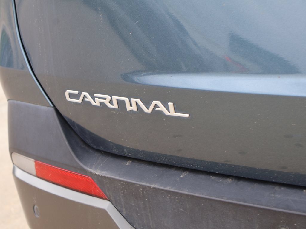 Used 2025 Kia Carnival SX FWD image 43