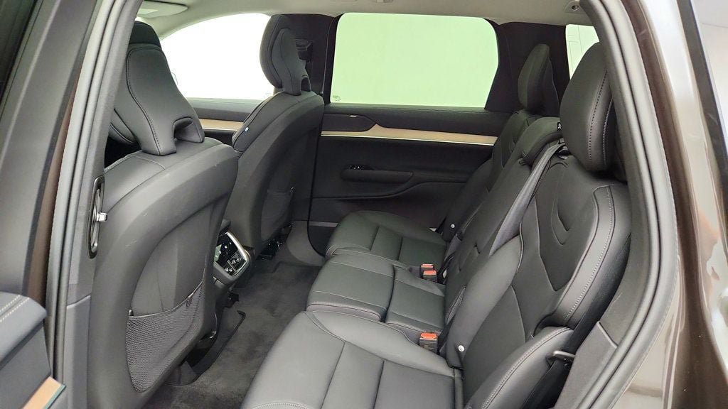 Used 2025 Volvo EX90 Plus AWD/4WD image 21