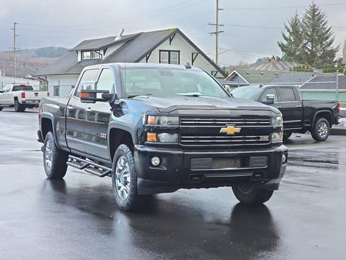 Used 2016 Chevrolet Silverado 3500 LTZ image 2