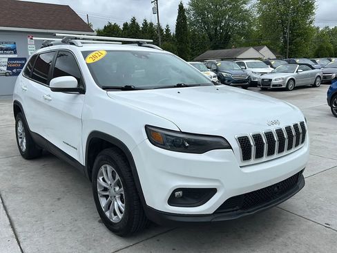 Used 2021 Jeep Cherokee Latitude Lux w/ Comfort/Convenience Group image 3
