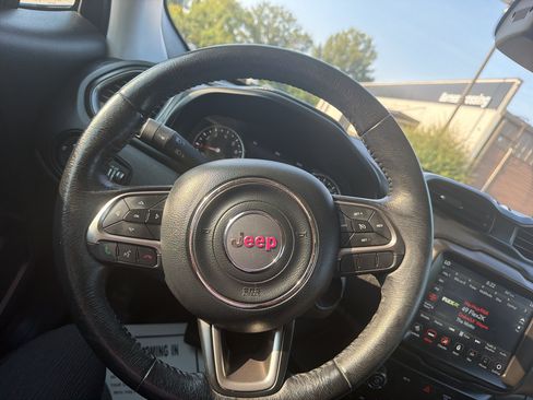 Used 2021 Jeep Renegade Limited AWD/4WD image 12