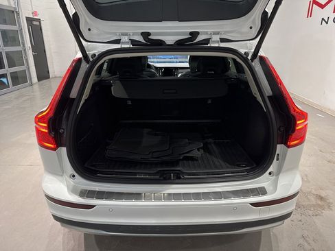Used 2023 Volvo V60 B5 Cross Country Ultimate w/ Climate Package image 31