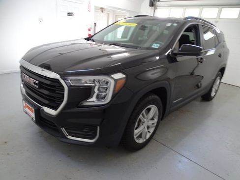 Used 2023 GMC Terrain SLE w/ Driver Convenience Package AWD/4WD image 17