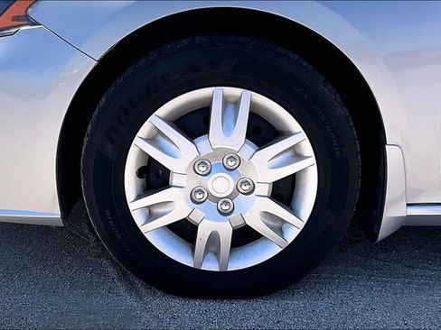 Used 2024 Nissan Altima 2.5 SR FWD image 30