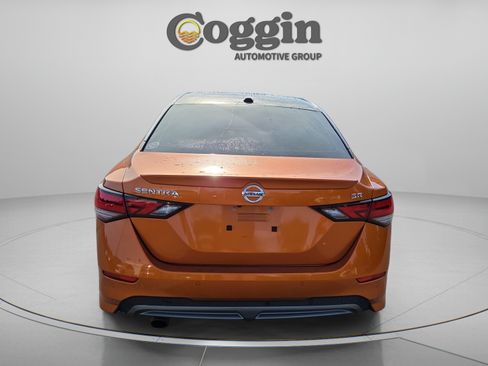 Used 2022 Nissan Sentra SR w/ SR Premium Package FWD image 4