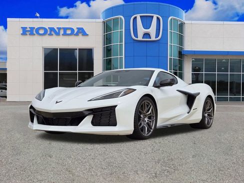 Used 2024 Chevrolet Corvette Z06 w/ Battery Protection Package RWD image 7