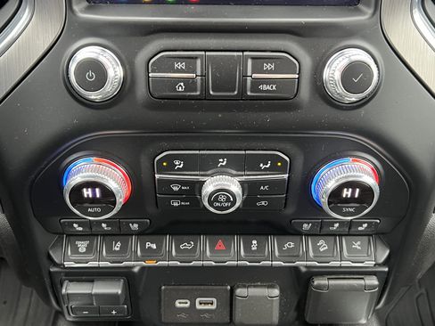 Used 2021 GMC Sierra 3500 Denali w/ Denali Ultimate Package image 29